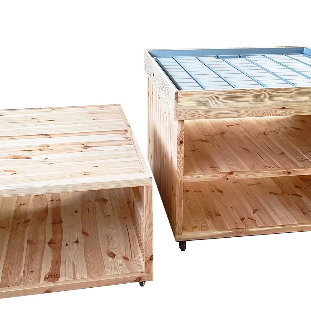 Podio espositivo in legno con vasca
